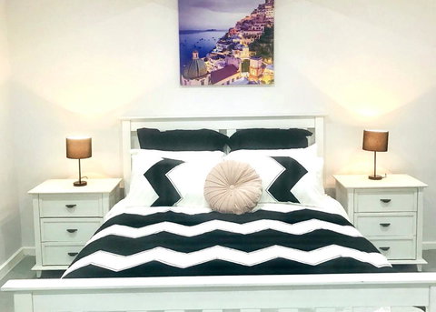 Sherrard Place - Australia Shopping 3