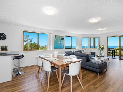 Shoreline Six With Ocean Views To See The Whales - Accommodation Australia 3