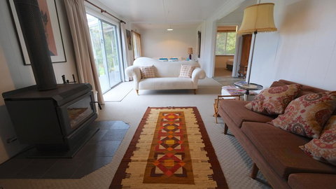 Sisters Beach House - Australia Shopping 3