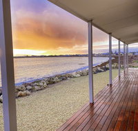 Smart Beach House  Pelican Point - Australia Shopping