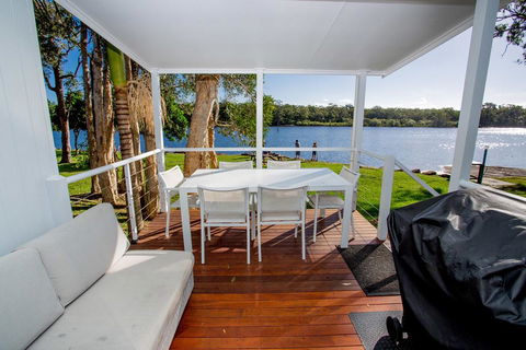 Solitary Islands Resort - Australia Shopping 2