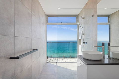 Southpoint -Brand New Home, Oceanfront Views - Accommodation Australia 1
