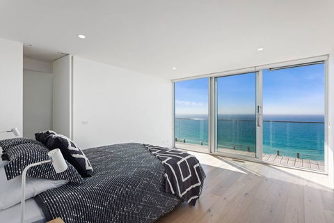 Southpoint -Brand New Home, Oceanfront Views - Accommodation Australia 3