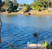 Spacious 2 Bedroom Beach Side Apartment - Close to shopping Centre with Coles Health Food Shop Sushi Pizza Cafes Hairdresse - Accommodation Australia