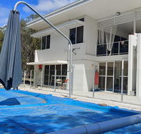 Spacious 2 bedroom unit private bath kitchen RV parking on 5 acres 10 min to Fraser Island barge - Local Tourism