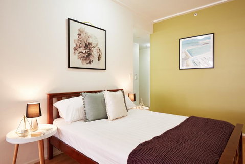 Spacious And Bright Studio In The Middle Of Town - Bed n Breakfasts 1