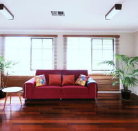 Spacious and cozy home next to Glen Waverley - Accommodation Australia