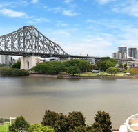 Spacious Executive 3 Bedroom - Brisbane CBD - Views - Pool - WIFI - Free parking - Accommodation Australia