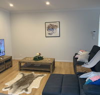 Spacious Rooms Home-Stay with Free Wifi - Australia Shopping
