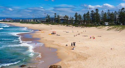 Spacious Townhouse In Wollongong - Accommodation Australia 2