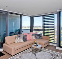 Spectacular Private Balcony Views with Pool - Accommodation Australia