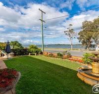 Spoil yourself with the perfect position of this first floor Unit - Accommodation Australia