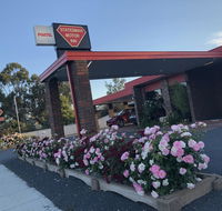 Statesman Motor Inn - Australia Shopping