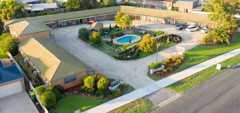 Statesman Motor Inn - Bed n Breakfasts 3