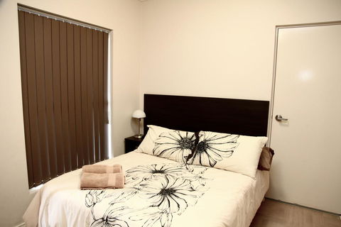 Station Hotel Motel Kurri - Australia Shopping 1