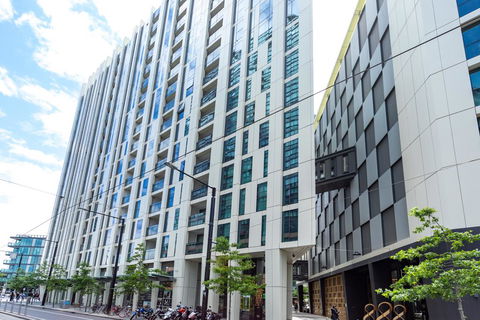 STAY&CO Docklands - Accommodation Australia 3