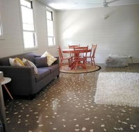 Stranded Nowhere to Stay Sanitised Apartment Sleeps 4 Netflix Wifi Pool - Accommodation Australia