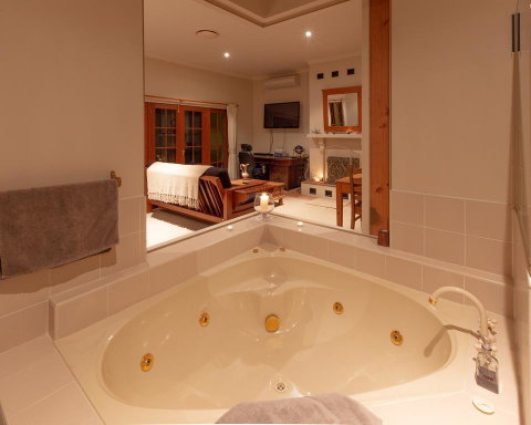 Strathearn Park Lodge - Bed n Breakfasts 2