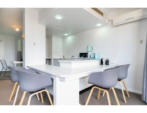 Striking And Super Convenient Studio With Balcony - Bed n Breakfasts 1