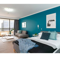 Striking and super convenient studio with balcony - Accommodation Australia