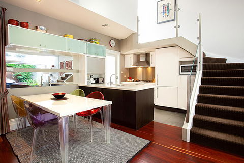 Striking Open Plan Home In Quiet Inner-city Area - Accommodation Australia 3