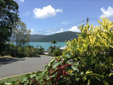 Studio Apartment With Seaview - Accommodation Australia 1