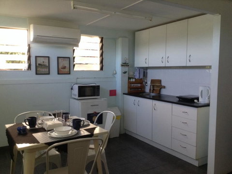 Studio Apartment With Seaview - Accommodation Australia 2