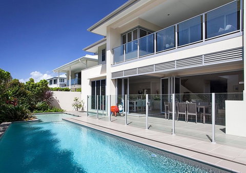 Stunning Beachside Home Minutes From Coolum Beach - Australia Shopping 0