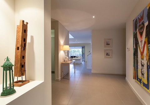 Stunning Beachside Home Minutes From Coolum Beach - Australia Shopping 2