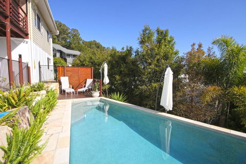 STUNNING HOME WITH SPECTACULAR VIEWS AND CLOSE TO THE BEACH - Accommodation Australia 0