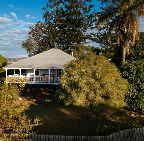 Stunning Queenslander - Accommodation Australia 0