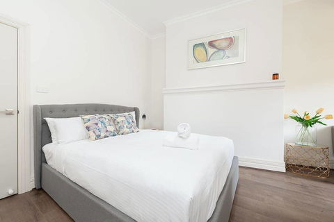 STUNNING SYDNEY HOME 8 - Accommodation Australia 1