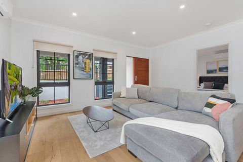 Style, Comfort And Convenience - Accommodation Australia 3