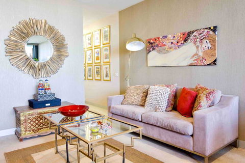 Stylish 1 Bedroom Apartment Amazing City Views - Local Tourism 0