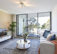 Stylish apartment minutes from city and airport - Accommodation Australia