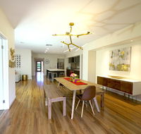 Stylish Luxe House For Big Group Near Shopping Center - Local Tourism