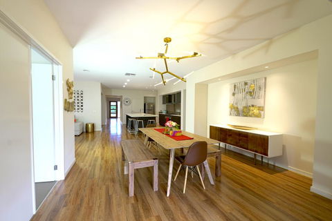 Stylish Luxe House For Big Group Near Shopping Center - Local Tourism 0