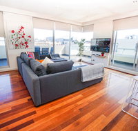 Stylish Modern 3BD Retreat at an Amazing Location - Accommodation Australia
