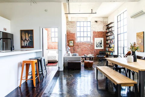 Stylish Warehouse Conversion In The Heart Of Fitzroy - Accommodation Australia 1