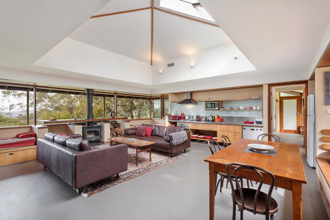 Summer House - Local Tourism 0