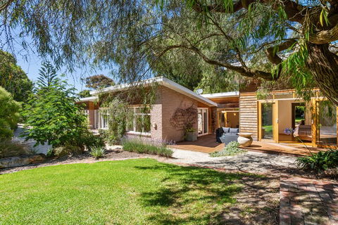 Sun Valley - Boutique Portsea Accommodation - Local Tourism 1