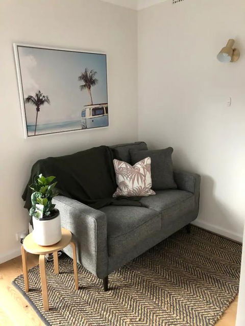 Sun-Drenched 1 Bed Studio Apt Newtown Parking - Accommodation Australia 3