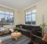Sun-filled Apartment with Stunning Harbour Views H353 - Accommodation Australia