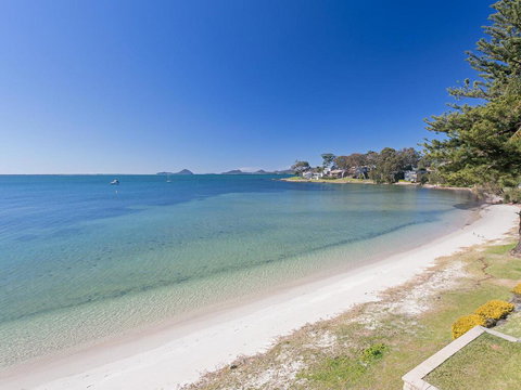 Sunrise Waters', 2/63 Soldiers Point Road - Stunning Waterfront Property - Local Tourism 1