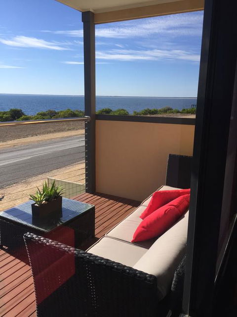 Sunset Cove Beach House - Accommodation Australia 3