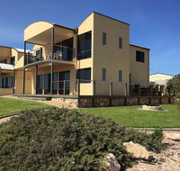 Sunset Cove Beach House - Accommodation Australia