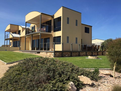 Sunset Cove Beach House - Accommodation Australia 0