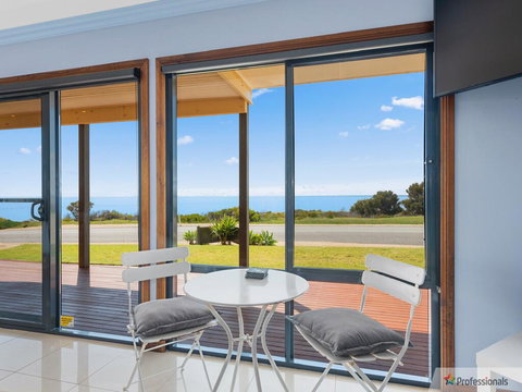 Sunset Cove Beach House - Australia Shopping 3