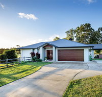 Sunset Retreat Airlie Beach Rural Getaway - Australia Shopping