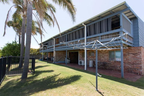 Surf And Sunsets, Beach Holiday Home Mandurah - Accommodation Australia 1